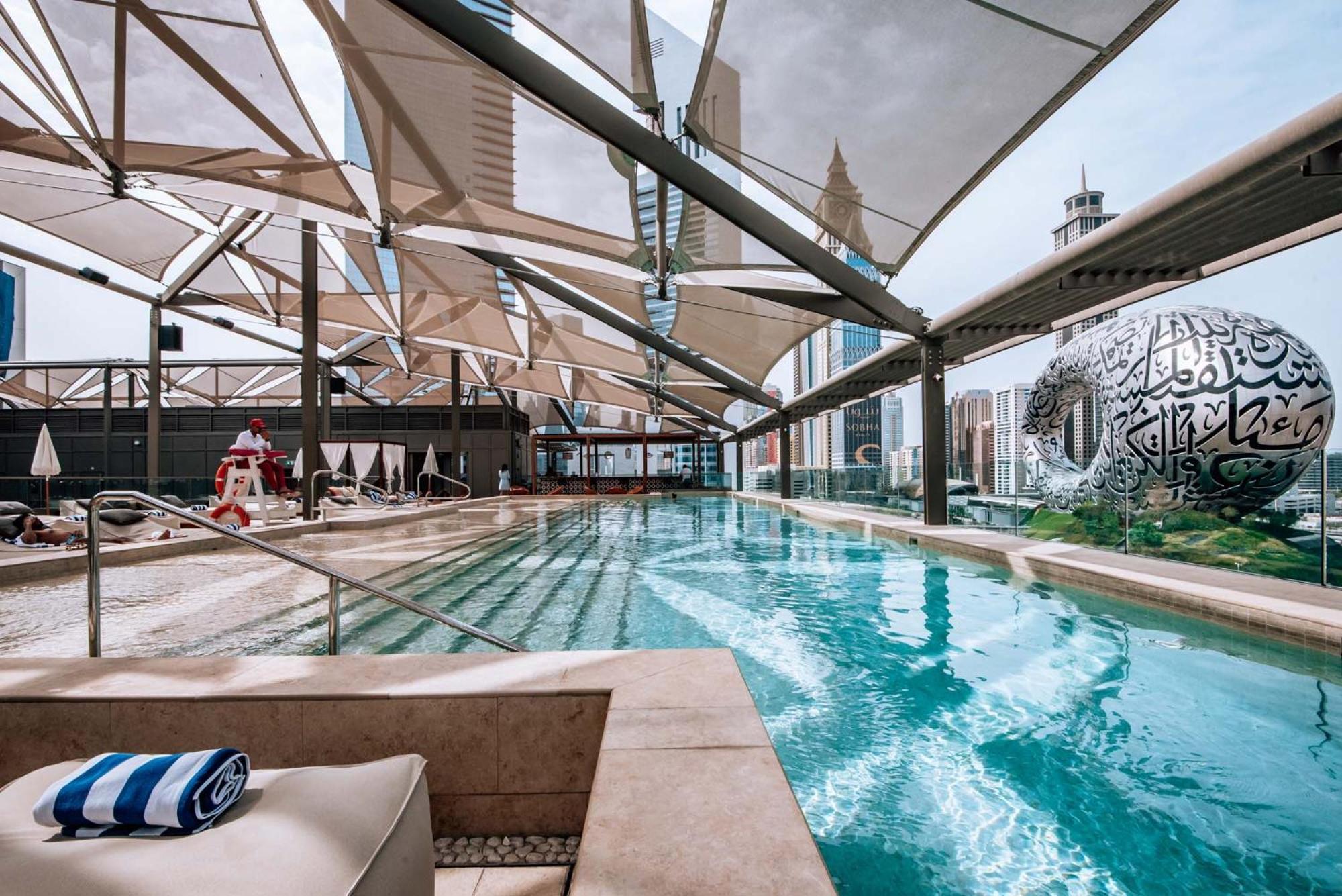 25Hours Hotel Dubai One Central Dış mekan fotoğraf The pool at the 101 lounge